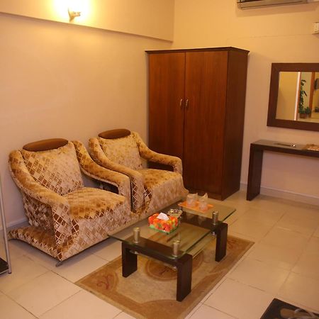 Royal Inn Hotel Karachi Esterno foto