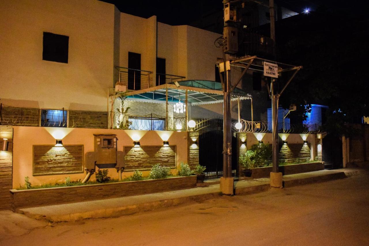 Royal Inn Hotel Karachi Esterno foto