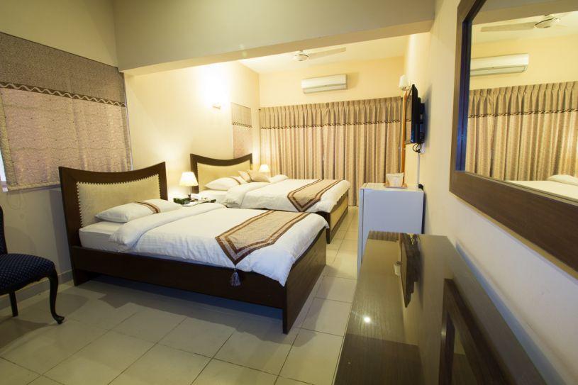 Royal Inn Hotel Karachi Esterno foto