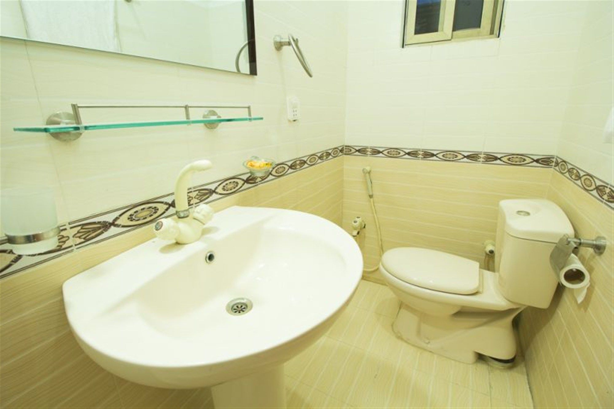 Royal Inn Hotel Karachi Esterno foto
